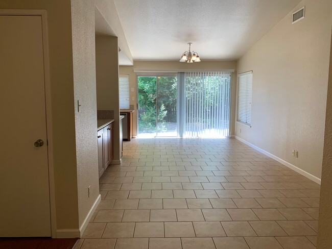 9648 Appalachian Dr in Sacramento, CA - Building Photo - Building Photo