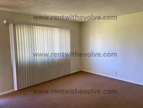 225 S Angle St in Dunkirk, IN - Building Photo - Building Photo