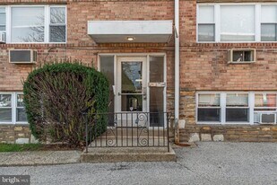 1714 Rhawn St in Philadelphia, PA - Building Photo