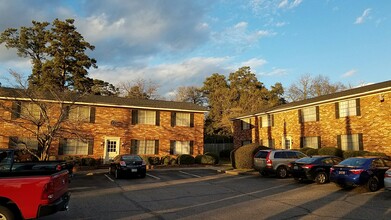 315 W Forest Ave, Unit Lake Forest Court in North Augusta, SC - Building Photo - Building Photo