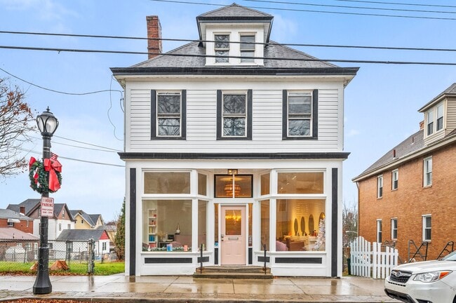 215 Center Ave in Bellevue, PA - Foto de edificio - Building Photo