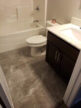 6218 Kathryn Ct, Unit Apt B in Portage, IN - Foto de edificio - Building Photo