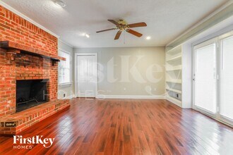 2738 N Bogan Rd NE in Buford, GA - Foto de edificio - Building Photo