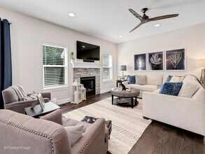 651 Bourbon Ln in Naperville, IL - Building Photo - Building Photo