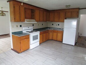 6165 Sammy Swamp Rd in Pinewood, SC - Building Photo - Building Photo