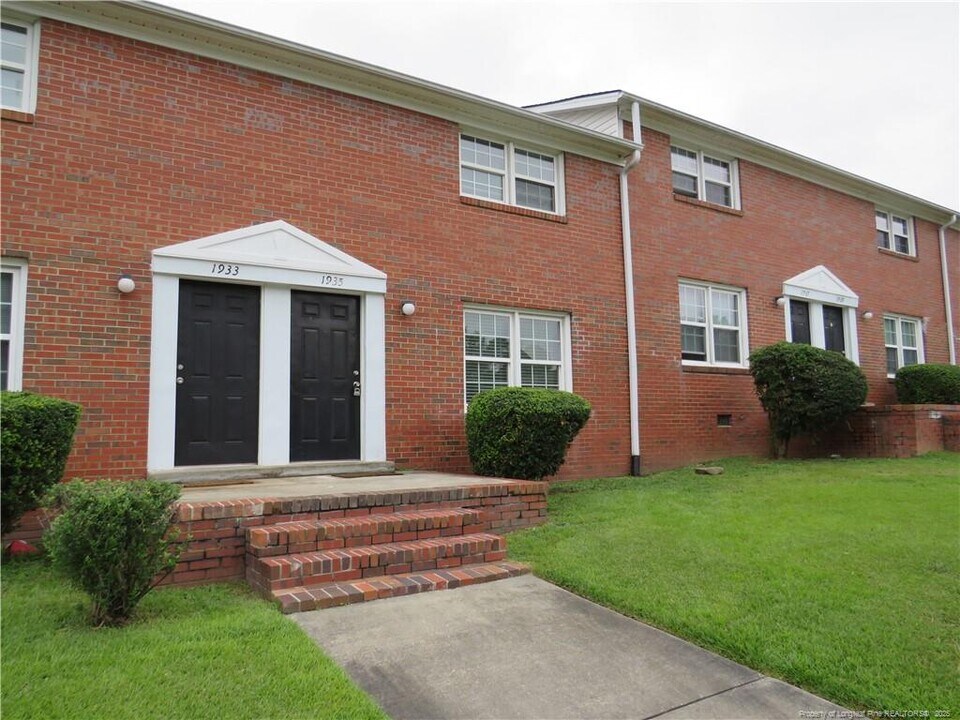 1912 King George Dr in Fayetteville, NC - Building Photo