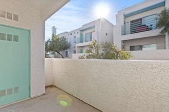 7100 W Pirates Cove Rd-Unit -1042 in Las Vegas, NV - Building Photo - Building Photo