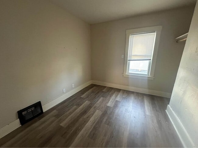 352 W 7th Ave in Oshkosh, WI - Building Photo - Building Photo