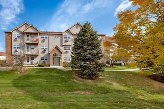 Highlands of Kensington Manor in Richmond, IL - Building Photo - Building Photo