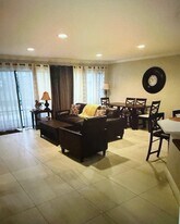 12725 Shoreline Dr in Wellington, FL - Building Photo