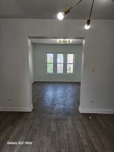 8909 S Houston Ave in Chicago, IL - Foto de edificio - Building Photo