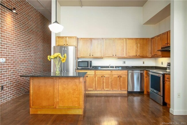 15 Dinah Rd in West Hartford, CT - Building Photo - Building Photo