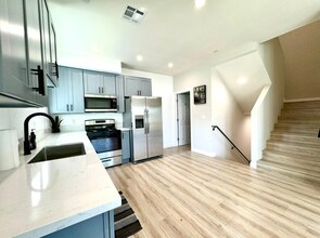 1819 Arapahoe St, Unit 1 in Los Angeles, CA - Building Photo - Building Photo