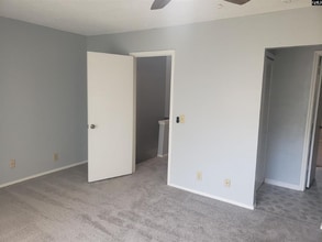 240 Jamil Rd in Columbia, SC - Building Photo - Building Photo