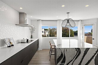 33791 Mariana Dr, Unit 1 in Dana Point, CA - Foto de edificio - Building Photo