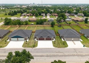 212 NW 122nd St in Oklahoma City, OK - Building Photo - Building Photo