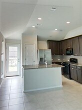 11613 Lago de Garda Dr in Austin, TX - Foto de edificio - Building Photo