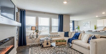 289 NW Charlestown Ln in Waukee, IA - Building Photo - Building Photo