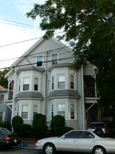 15-17 Cushing St in Waltham, MA - Foto de edificio - Building Photo