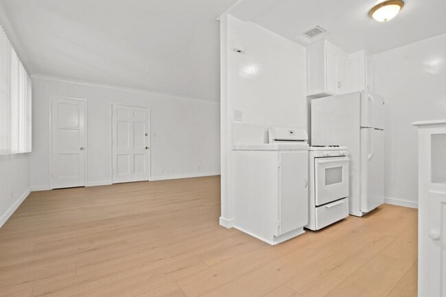 3144-3152 S Barrington Ave in Los Angeles, CA - Building Photo - Building Photo