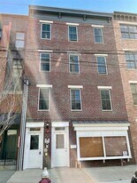 325 1st St in Jersey City, NJ - Building Photo