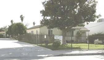 2110-2116 1/2 Mountain View Rd in El Monte, CA - Building Photo