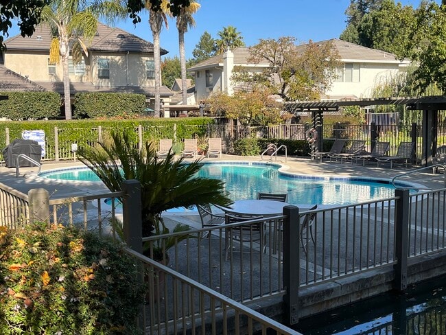 6669 Embarcadero Dr, Unit 17 in Stockton, CA - Building Photo - Building Photo