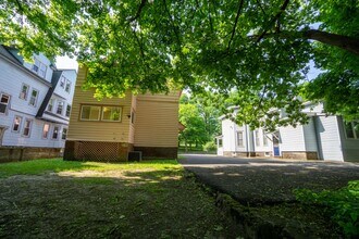 1213 Madison St in Syracuse, NY - Building Photo - Building Photo