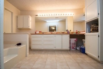 1702 Glennan Dr in Okmulgee, OK - Foto de edificio - Interior Photo