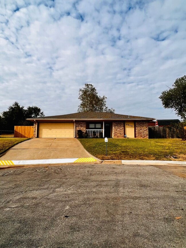 property at 4810 SE Brigadoon Pl