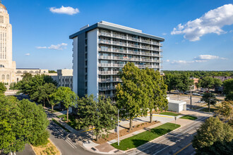 Sky Park - Newly Renovated in Lincoln, NE - Building Photo - Building Photo