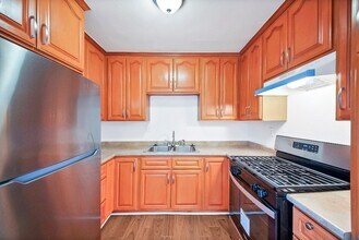 2458 Normandie Ave, Unit 2 in Los Angeles, CA - Building Photo - Building Photo