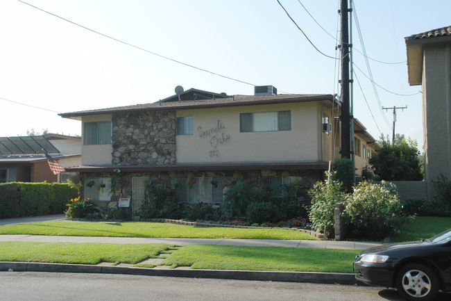 Sandi Oaks Apartments in San Gabriel, CA - Building Photo - Building Photo