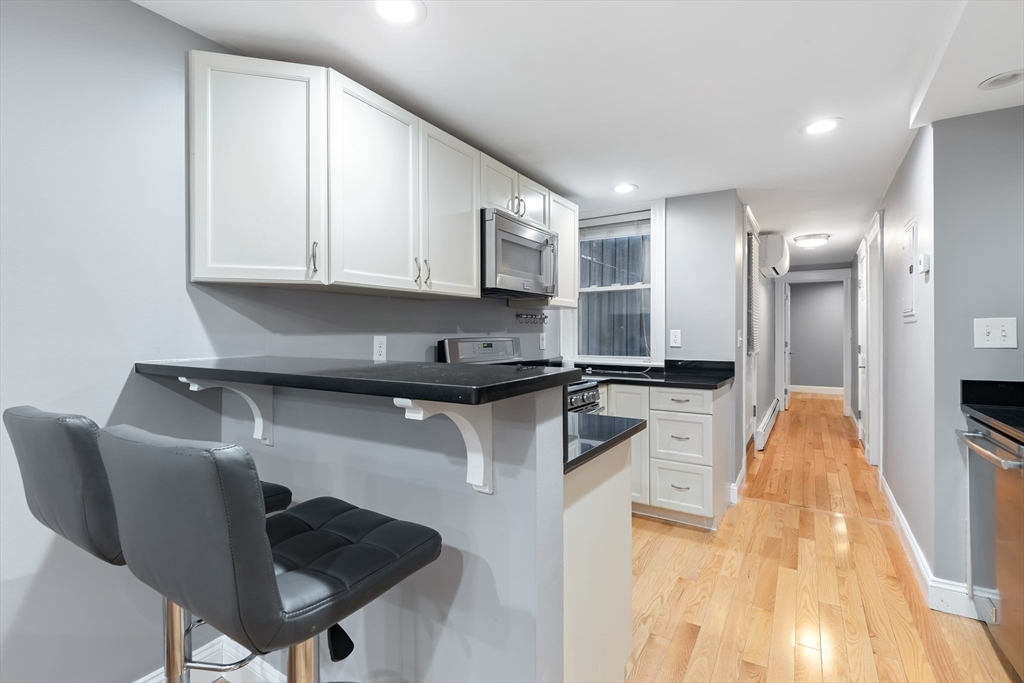 29 Grove St in Boston, MA - Building Photo