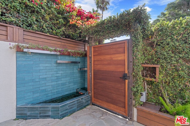 property at 27 18th Ave