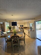 3467 Emerald Isle Dr in Glendale, CA - Building Photo - Building Photo