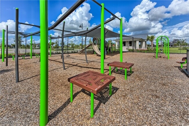 19576 The Pl Blvd in Estero, FL - Building Photo - Building Photo