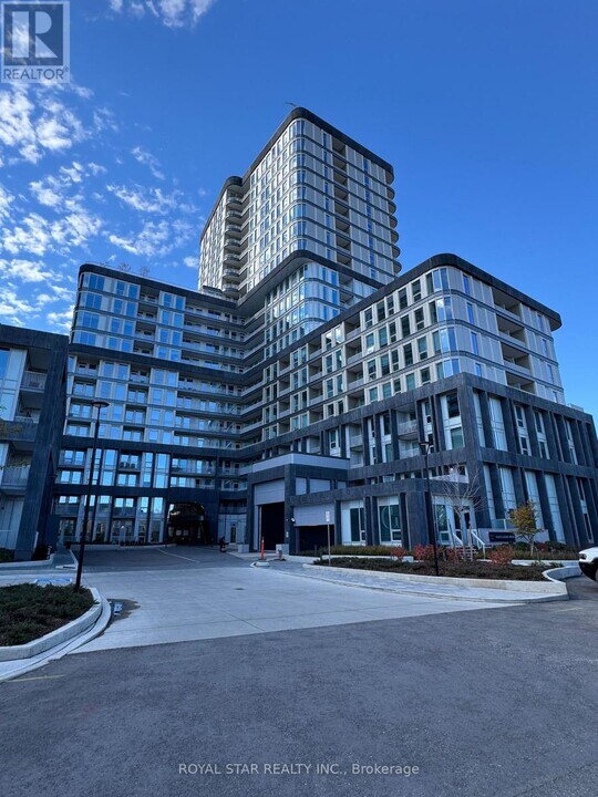 3240 William Coltson Ave in Oakville, ON - Building Photo