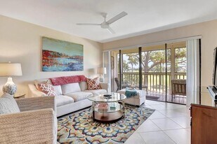 316 Brackenwood Cir, Unit 316 in Palm Beach Gardens, FL - Building Photo