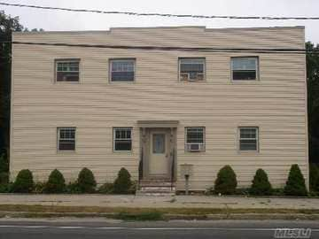 1550 Montauk Hwy in Mastic, NY - Foto de edificio - Building Photo