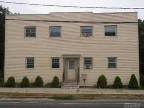 1550 Montauk Hwy in Mastic, NY - Building Photo - Building Photo