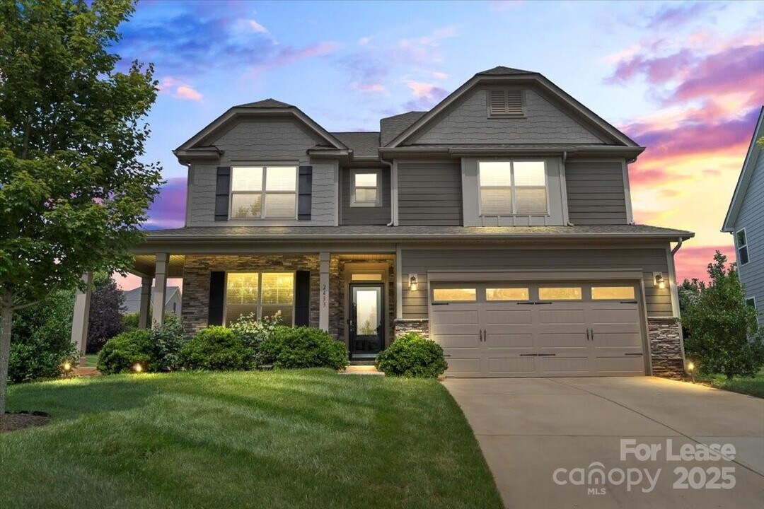 2433 Chinkapin Ct in Gastonia, NC - Building Photo