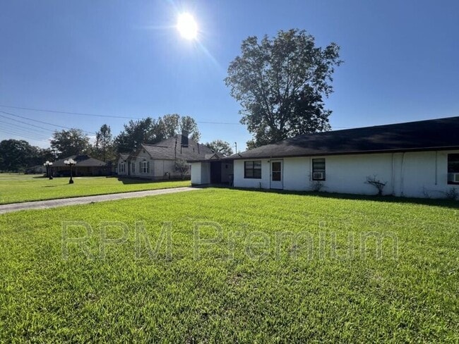 13189 Sunshine Rd in Baton Rouge, LA - Building Photo - Building Photo