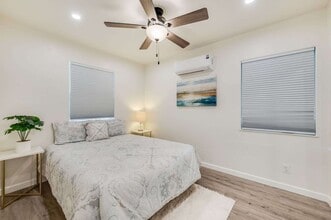 1902 E Chevy Chase Dr in Glendale, CA - Foto de edificio - Building Photo