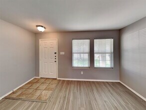 2203 Shady Birch Dr in Conroe, TX - Building Photo - Building Photo