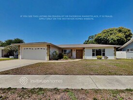 2194 Oak Grove Dr in Clearwater, FL - Building Photo
