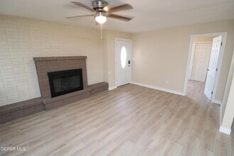 536 Bataan Cir in El Paso, TX - Building Photo - Building Photo