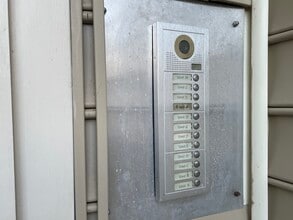 6704 W Friendly Ave, Unit 4J in Greensboro, NC - Foto de edificio - Building Photo