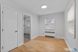 12 Hamilton Ct in Stamford, CT - Building Photo - Building Photo