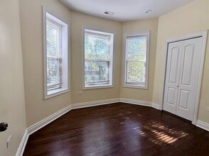 2300 N Springfield Ave, Unit 2 in Chicago, IL - Building Photo - Building Photo